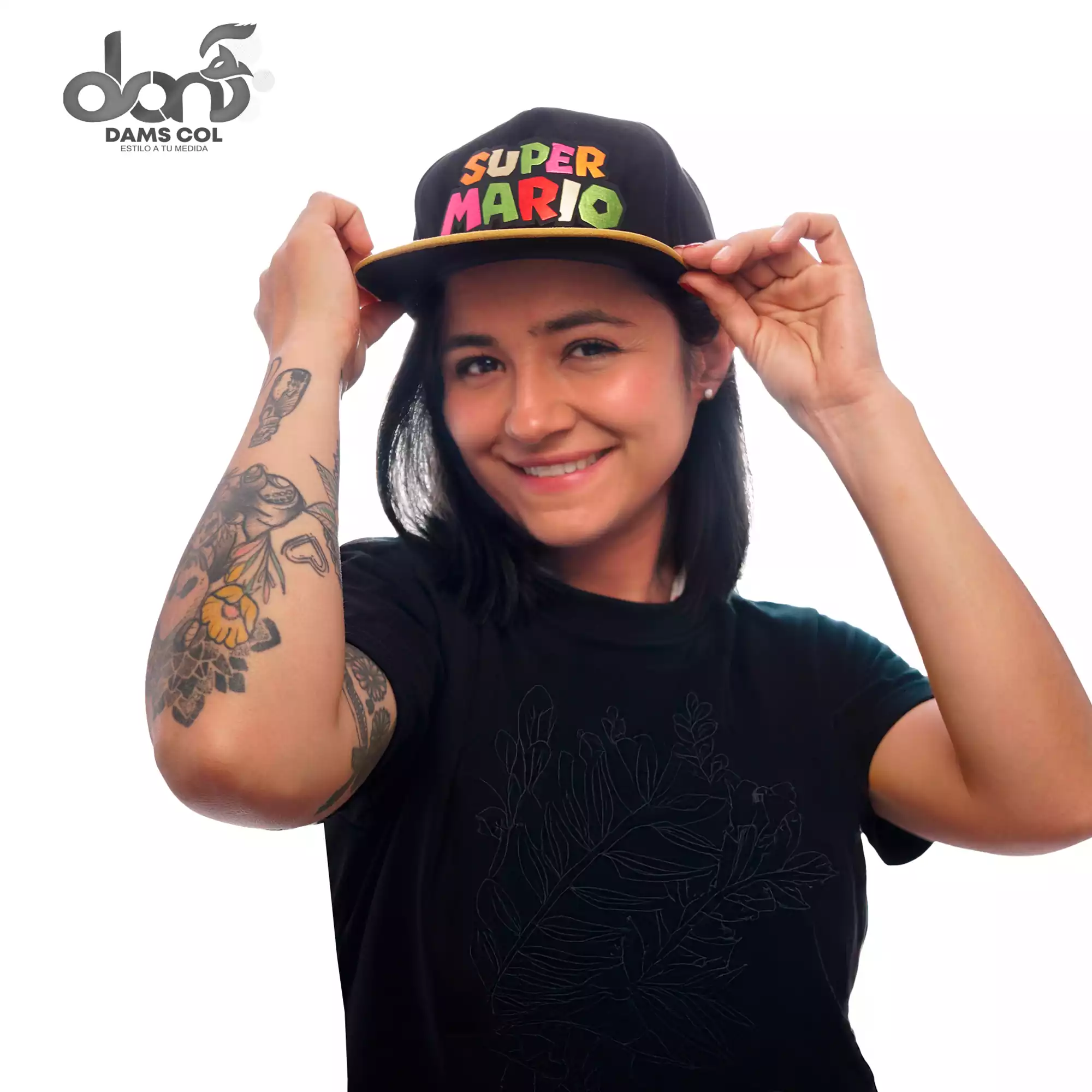 GORRA MARIO BROS LOGO COLOR NEGRO